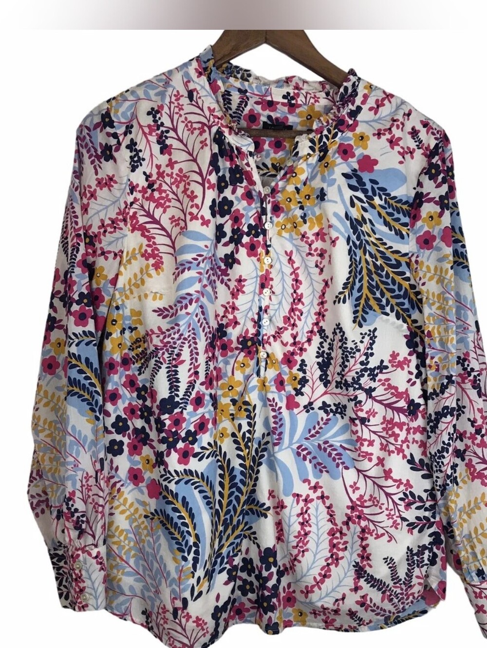 🆕️ Talbots Blouse - Picture 3 of 3